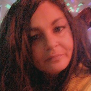 Meet your Posher, Laurie